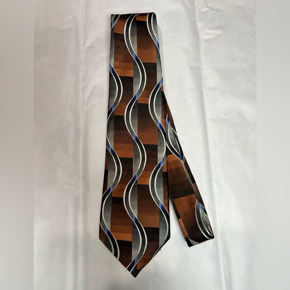 Pierre Cardin Silk Brown and Black Wavy Pattern Tie